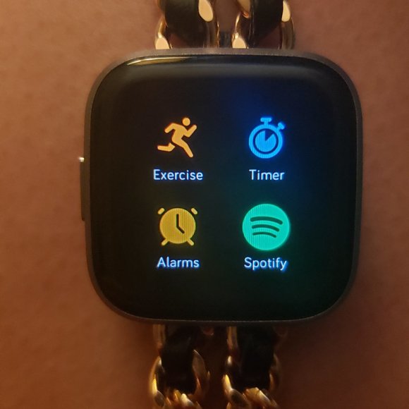FitBit Versa 2 with charger & 2 fashion bands - Picture 2 of 11